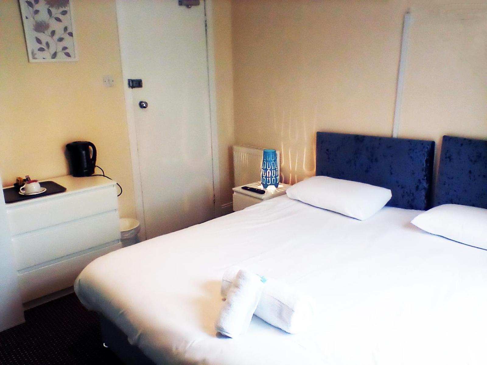 Irvine Riverside Guesthouse By Payman Club Ngoại thất bức ảnh